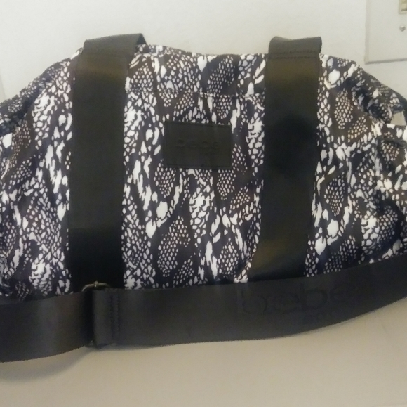 BEBE DUFFLE BAG - Picture 3 of 3
